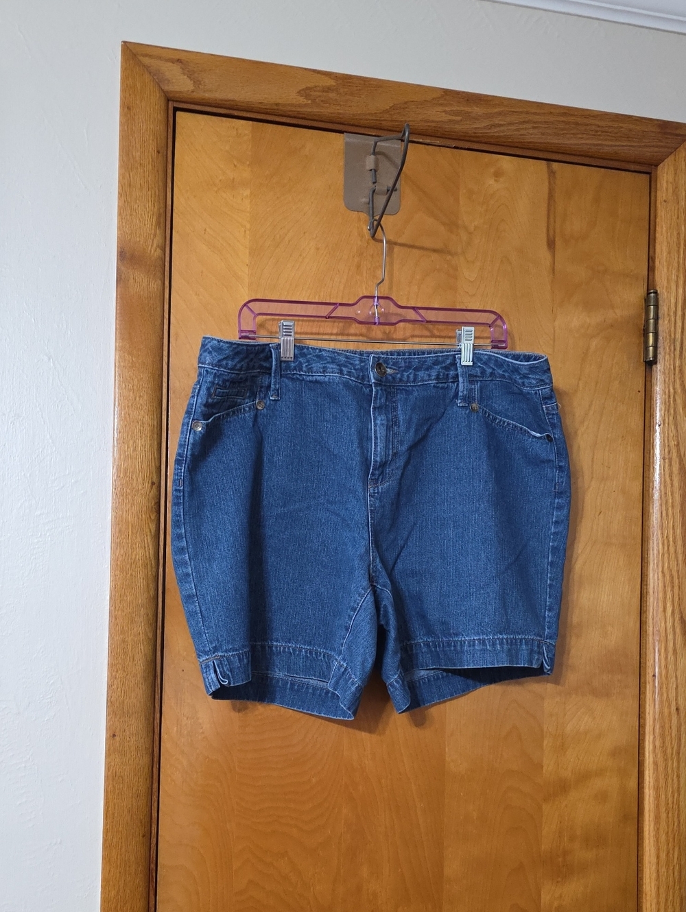 Faded Glory Blue Denim Mid-Rise Jean Shorts